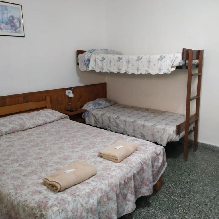 Hostería Zodíaco - Quadruple Room with Private Bathroom - 1