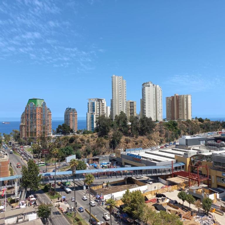 Departamento cercano a la playa, con estacionamiento - Two-Bedroom Apartment - 83