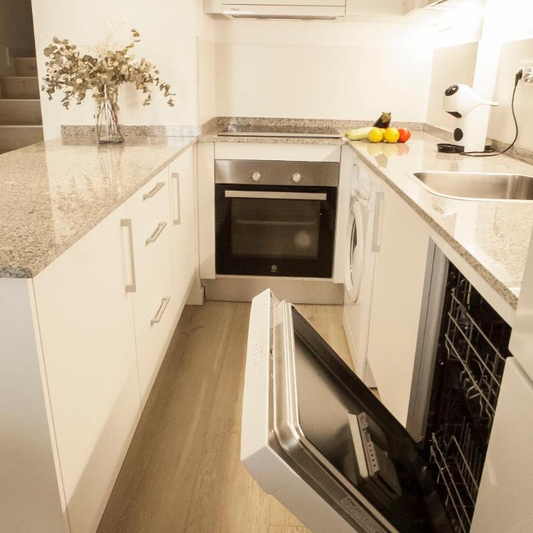 Apartamentos RG Hospital Valme - Estudio - 12