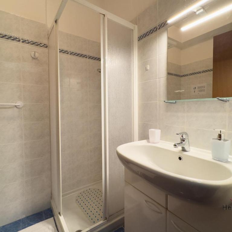 Balcony and garage - Beaches 5min away - Smart TV - Apartamento de 1 dormitorio - 11