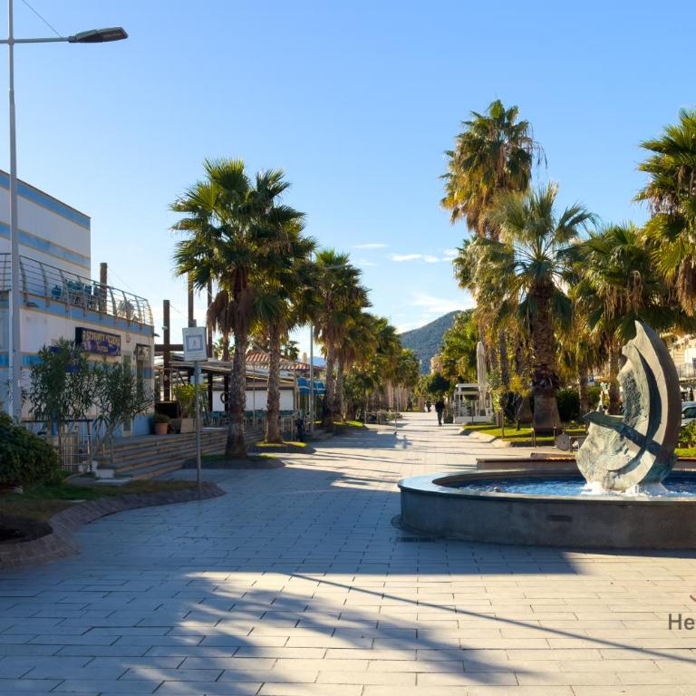 Balcony and garage - Beaches 5min away - Smart TV - Apartamento de 1 dormitorio - 25