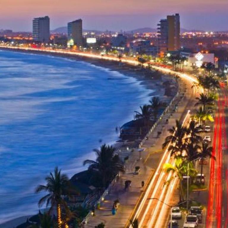 Charming Condo in Gaviotas Walk to Beach cafes, restaurants within Golden Zone - Vacation Home - 39