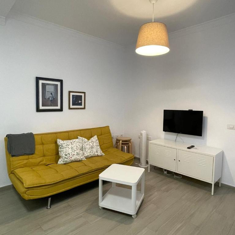 A Sunlit Haven, Home in Canarias - One-Bedroom Apartment - 3