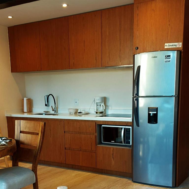 Luxury Jungle Loft, 7 Pools, Rooftop Panoramic View, Beach Shuttle, Fast WiFi - One-Bedroom Apartment - 9