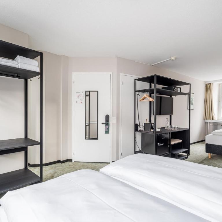 Hotel Goldener Stern - Self check-in - Superior Vierbettzimmer - 5