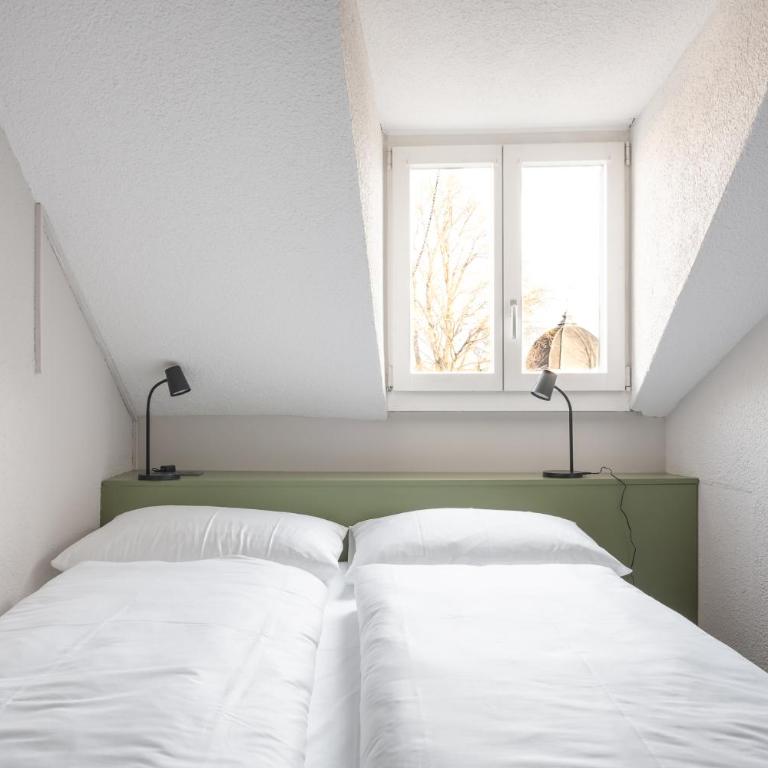 Hotel Goldener Stern - Self check-in - Superior Rooftop 6-Bed Room - 11