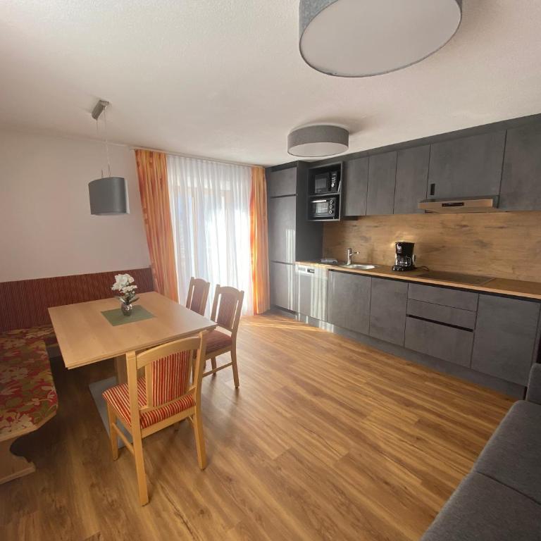 Apart Alpenrose Spiss - Apartment mit 2 Schlafzimmern - 4