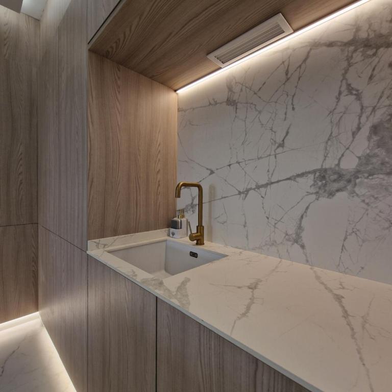 LUXURY IN "PLAZA LUCEROS" in the heart of the city & beach - Deluxe Apartment - 12