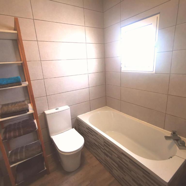 Private Villa with Heated Swimming Pool, Roof Top Solarium & Garden - Villa de 2 dormitorios - 26