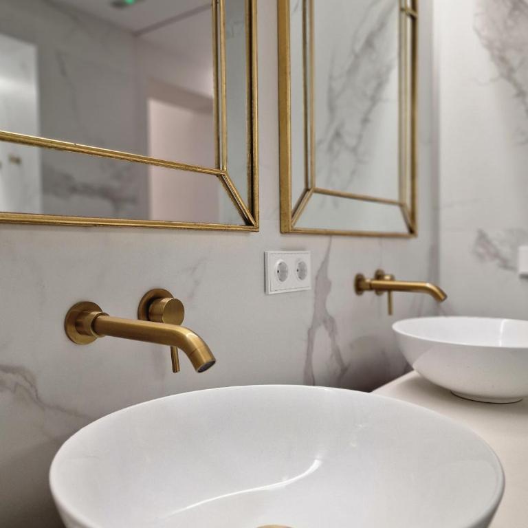 LUXURY IN "PLAZA LUCEROS" in the heart of the city & beach - Deluxe Apartment - 34