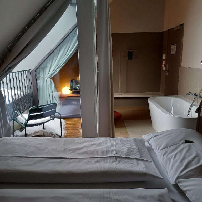 Boutique Hotel das Salz - Bubble Bath Suite - mit Badewanne und Dachterrasse - 6