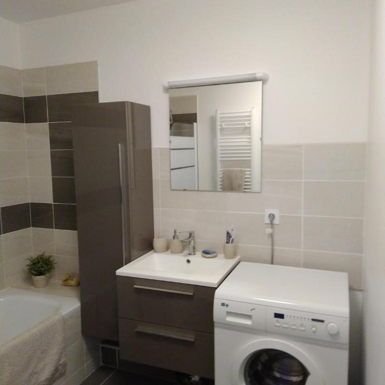 Beau T3 + clim + parking Saint Cyr sur mer - Appartement 2 Chambres - 6