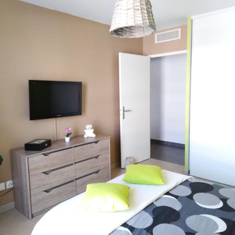 Beau T3 + clim + parking Saint Cyr sur mer - Appartement 2 Chambres - 9