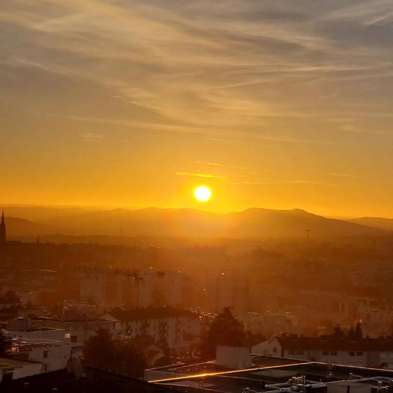 Entre VILLE et NATURE - Les Hauts de Clermont avec GARAGE gratuit - Appartement 2 Chambres - 45