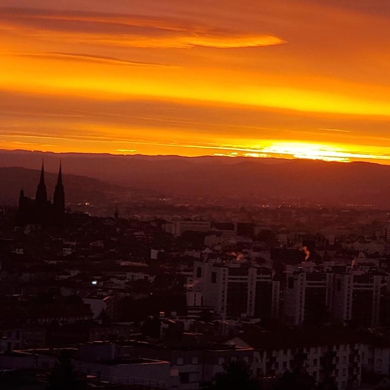 Entre VILLE et NATURE - Les Hauts de Clermont avec GARAGE gratuit - Appartement 2 Chambres - 44