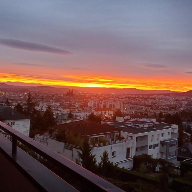 Entre VILLE et NATURE - Les Hauts de Clermont avec GARAGE gratuit - Appartement 2 Chambres - 46