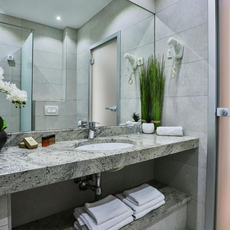 Hotel La mer - Double Room with Extra Bed - 8