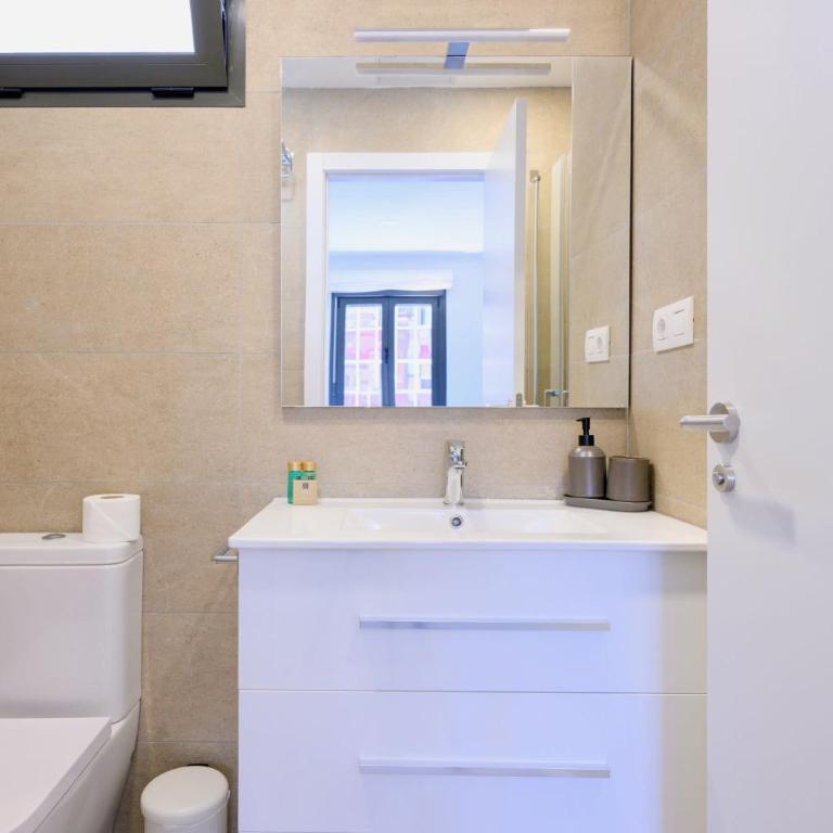 Brand New 2BR with Auto Check-In - Apartamento - 16