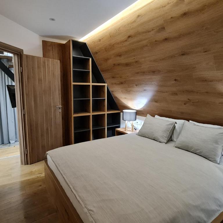 Bajkoviti bungalov - Three-Bedroom House - 13
