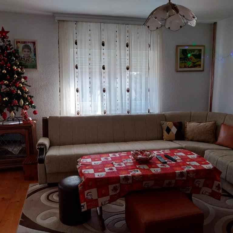 Rent a house - "Laki" - Villa - 12