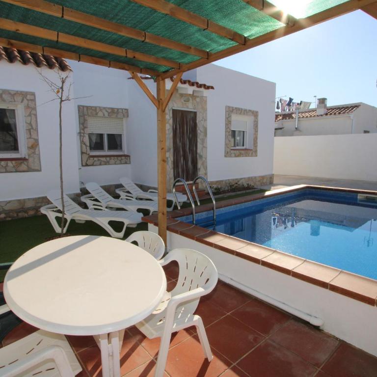 Casa familiar cerca del mar con piscina privada, WiFi, aire acondicionado, admiten mascotas - ES-184-47 - Casa - 1