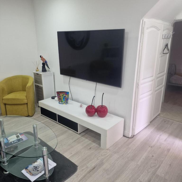 MAISON CLIMATISEE ,2 CHAMBRES, PARKING compris - Haus mit 2 Schlafzimmern - 4