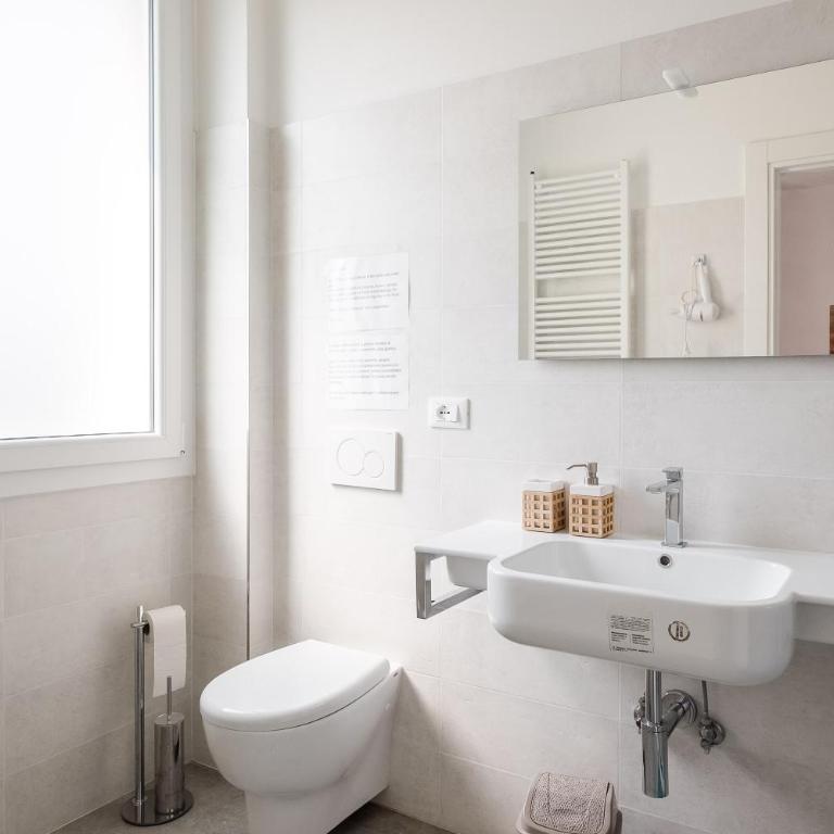 Bologna Accommodation Fiera 2 Checkin Automatico - Aperti H24 - Two-Bedroom Apartment - 18