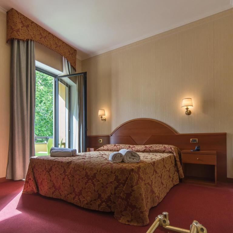 Hotel Columbus sul Lago - Camera Matrimoniale/Doppia con Letti Singoli con Balcone - 5