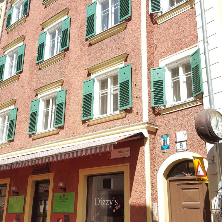 Kienreich Apartments - Moderne, ruhige Altbauwohnung im Herzen der Altstadt - Apartment with Balcony - 19