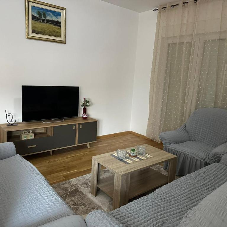 Roomy Lux Apartmant - Two-Bedroom Apartment - 9