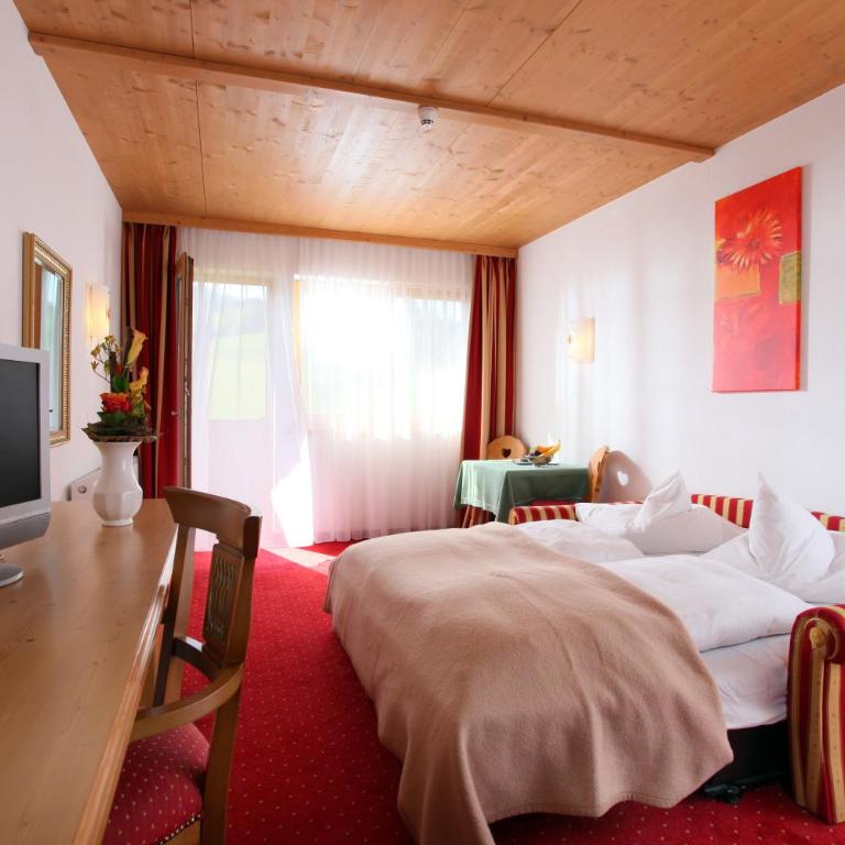 Alpenhotel Landhaus Küchl - Familiensuite mit Balkon - 2