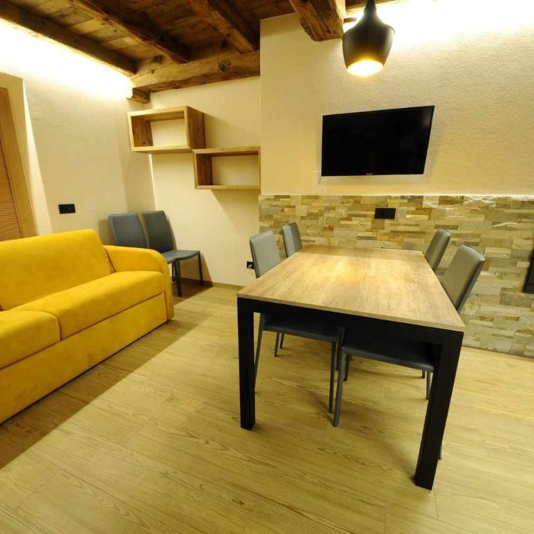 Chalet Lucky Exclusive by Livigno Accomodation - Deluxe Triple Room - 13