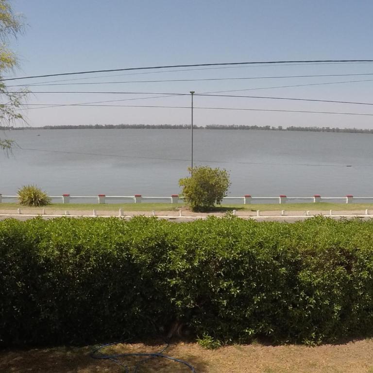 San Miguel del monte 6 personas con pileta - Casa de 2 dormitorios - 2