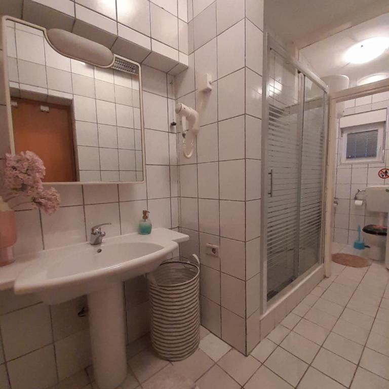 Ponte FREE PARKING - Deluxe Family Suite - 20