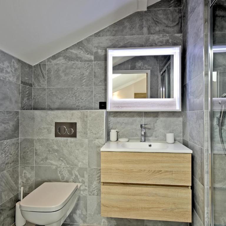 Appartement rénové avec ski aux pieds, 4 chambres et prestations incluses à Courchevel - FR-1-613A-29 - Apartment - 13