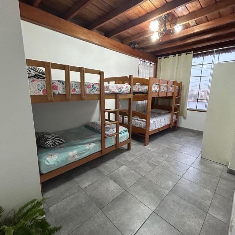 Playa Arica Backpackers - Mixed Dormitory Room - 4