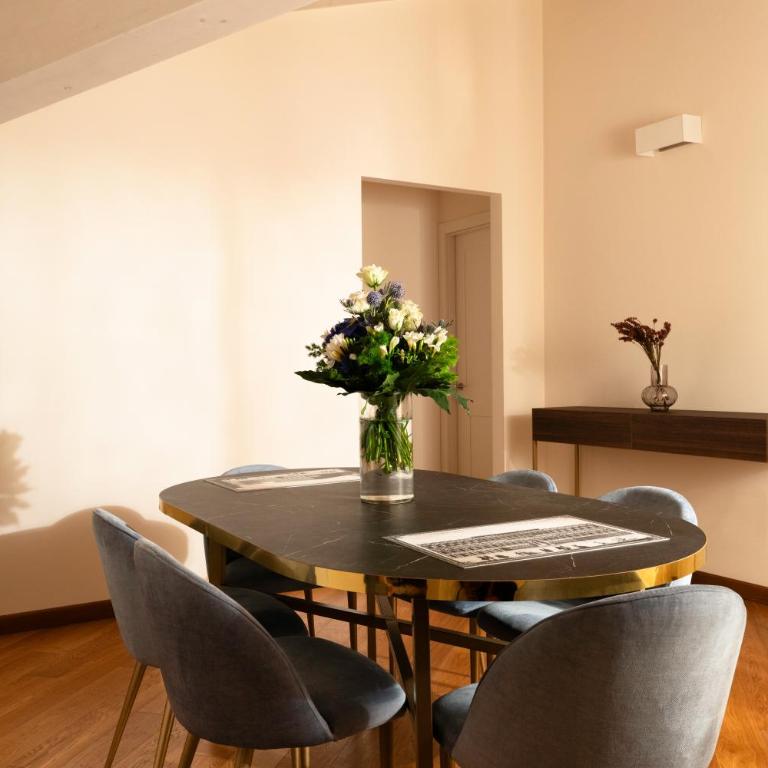 The Seven Residence - Apartment with Balcony - 10