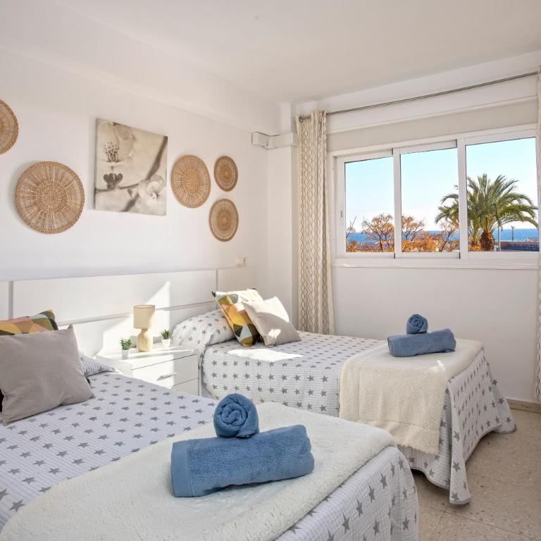 Apartamento con terraza vista mar by Rent Me - Two-Bedroom Apartment - 10