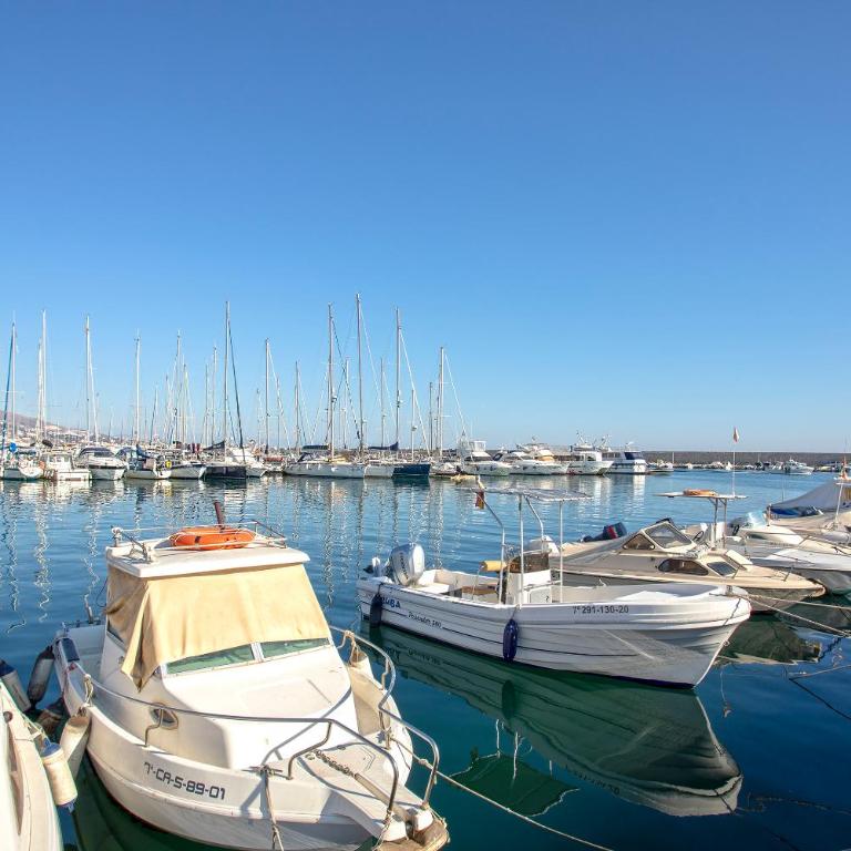 Apartamento con terraza vista mar by Rent Me - Two-Bedroom Apartment - 16