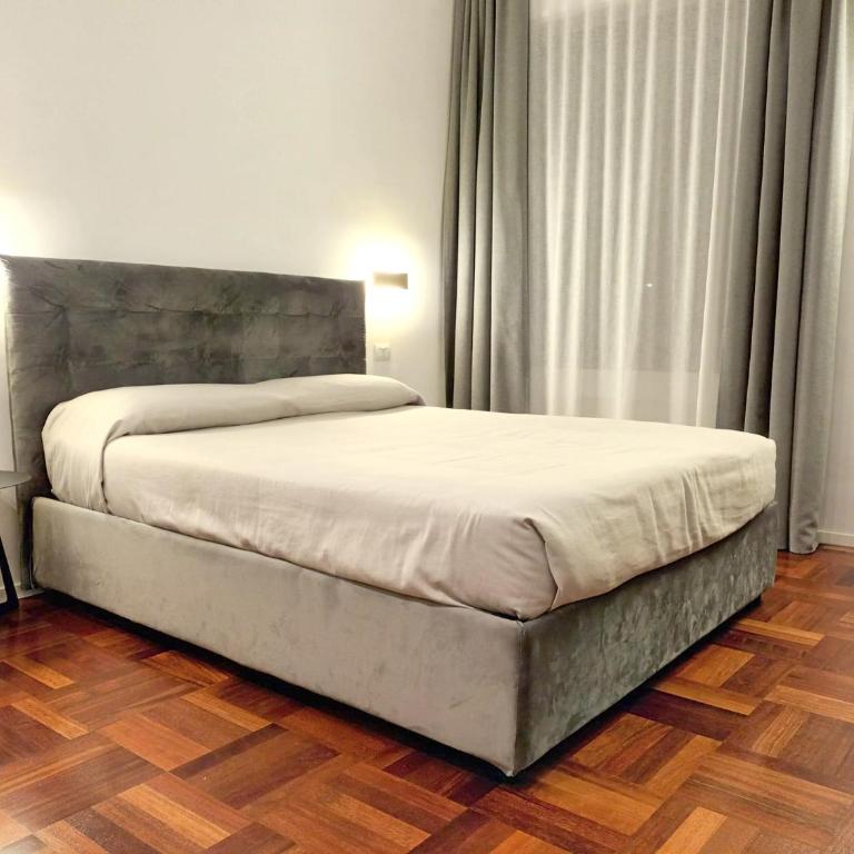 B&Bari, via Crollalanza - guesthouse Le Case di Aurelia - Deluxe Double Room (2 Adults + 1 Child) - 1