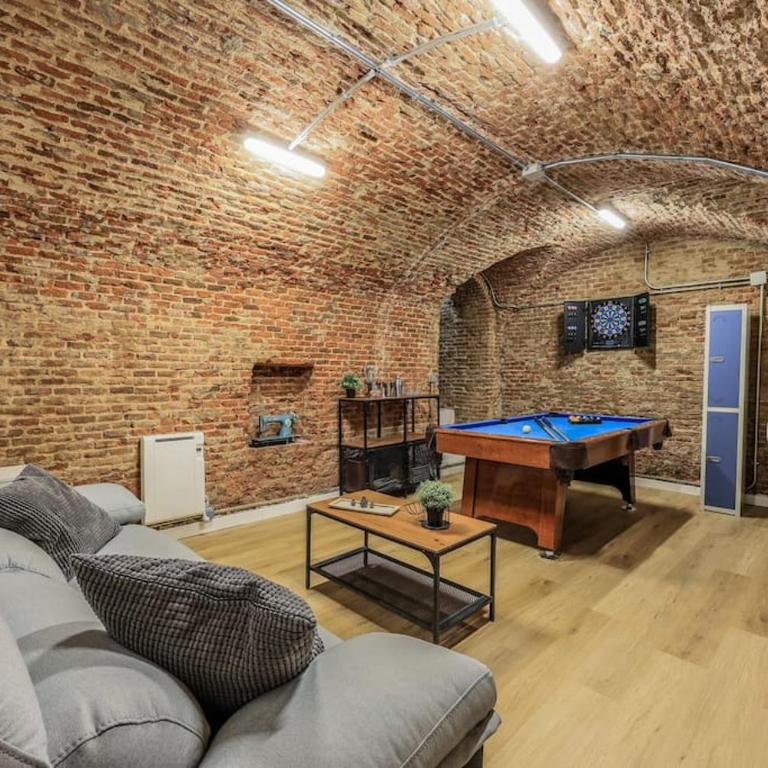 Latina Corporate Housing with Billard &Darts - Apartment - Split Level - 23