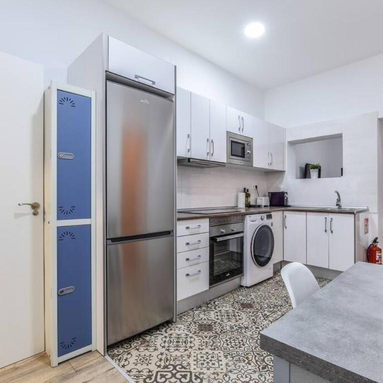 Latina Corporate Housing with Billard &Darts - Apartment - Split Level - 10