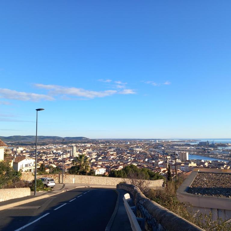 T3 vue mer - terrasse couverte, piscine, parking, proche du centre ville. - Apartment mit 2 Schlafzimmern - 84