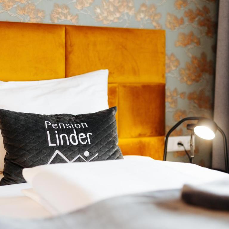 Pension Linder - Familienzimmer mit 2 Schlafzimmern und Bergblick - 2