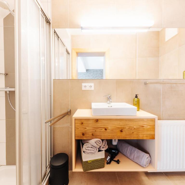 Pension Linder - Dreibettzimmer mit 2 Schlafzimmern - 6