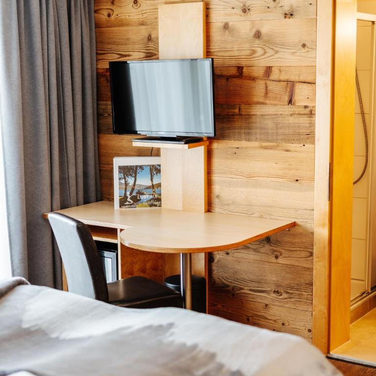 Pension Linder - Familienzimmer mit 2 Schlafzimmern und Bergblick - 5