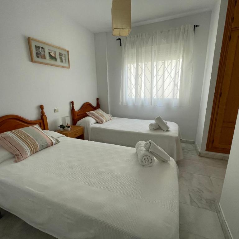 SALIX DON TOMAS - Three-Bedroom Apartment - 4
