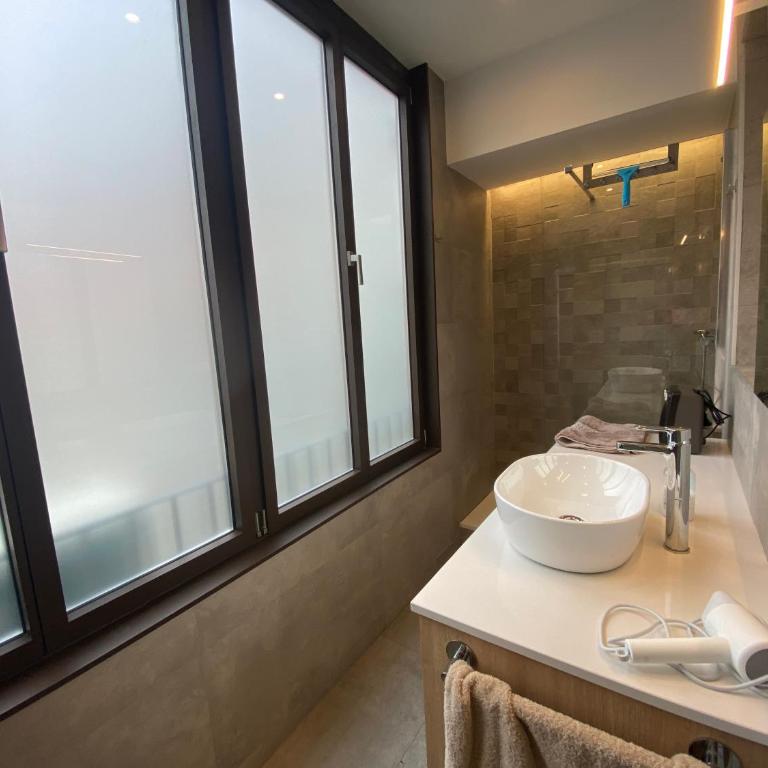 Spatious luxe apartment Paseo de Gracia Diagonal - One-Bedroom Apartment without Elevator. - 8