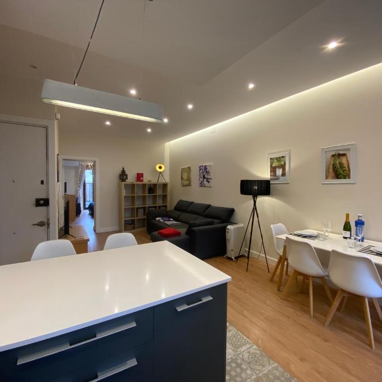 Spatious luxe apartment Paseo de Gracia Diagonal - One-Bedroom Apartment without Elevator. - 25
