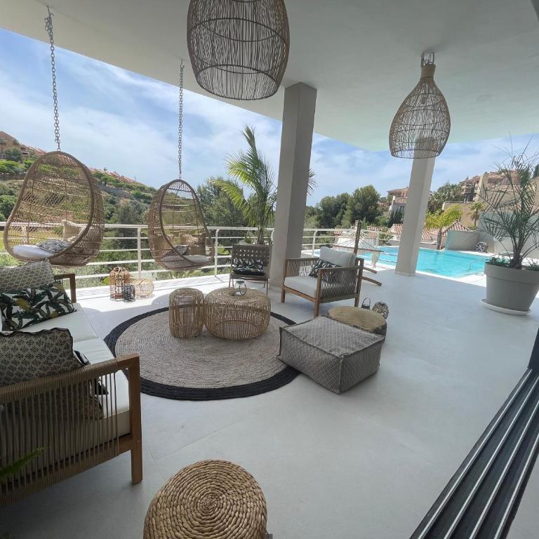 ULTIMATE LUXURY DREAM VILLA with 7 BEDROOMS, GYM, SPA and INFINITY POOL - Villa - 10
